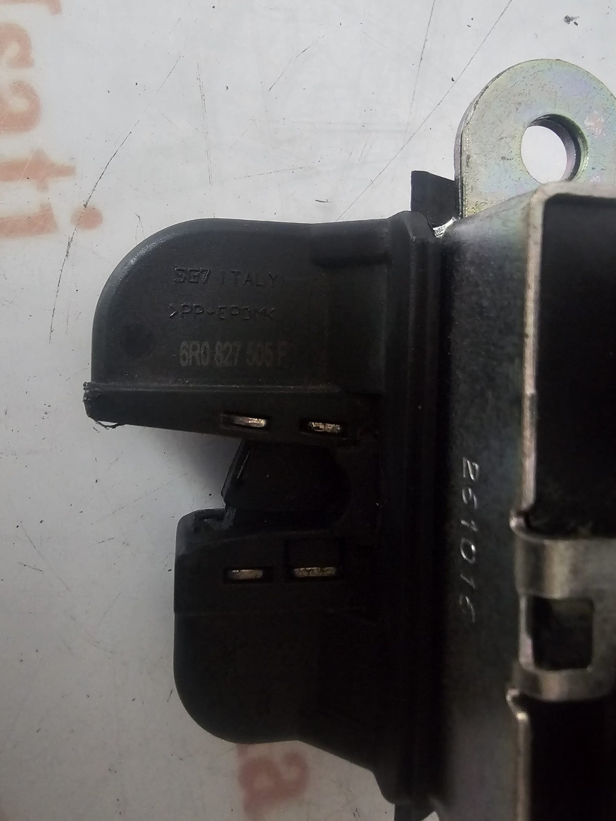 SERRATURA COFANO POSTERIORE VW POLO 2009-2016 COD 6R0827505F - immagine 2