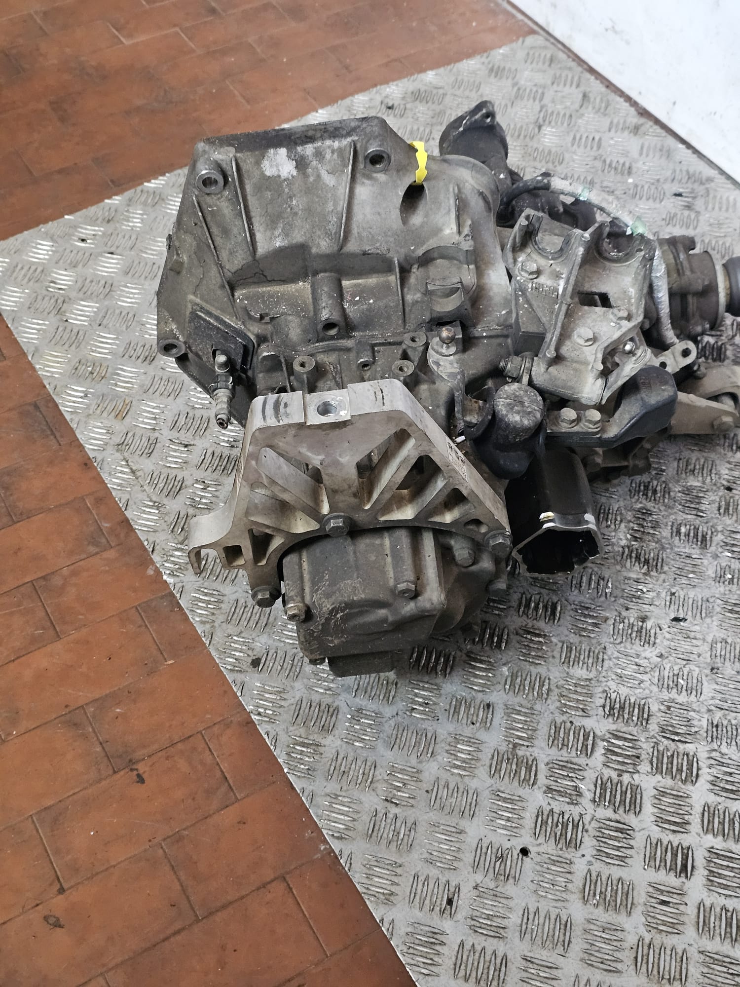 Cambio Fiat Panda 1.3 diesel 4x4 km117.000 2015-2019 cod 330A1000 - immagine 4
