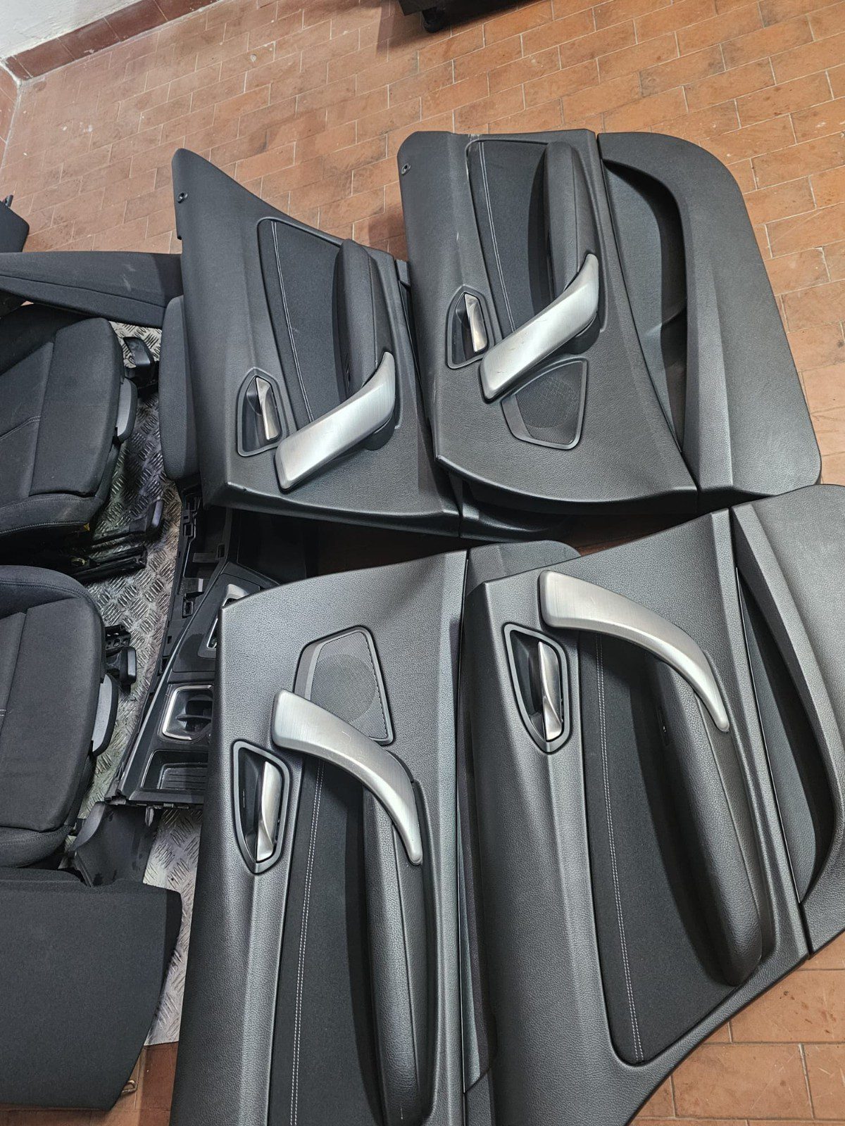 Tappezzeria completa Bmw Serie 1 F20 Dal 2011 al 2015 Complete upholstery BMW 1 Series F20 from 2011 to 2015 - immagine 3