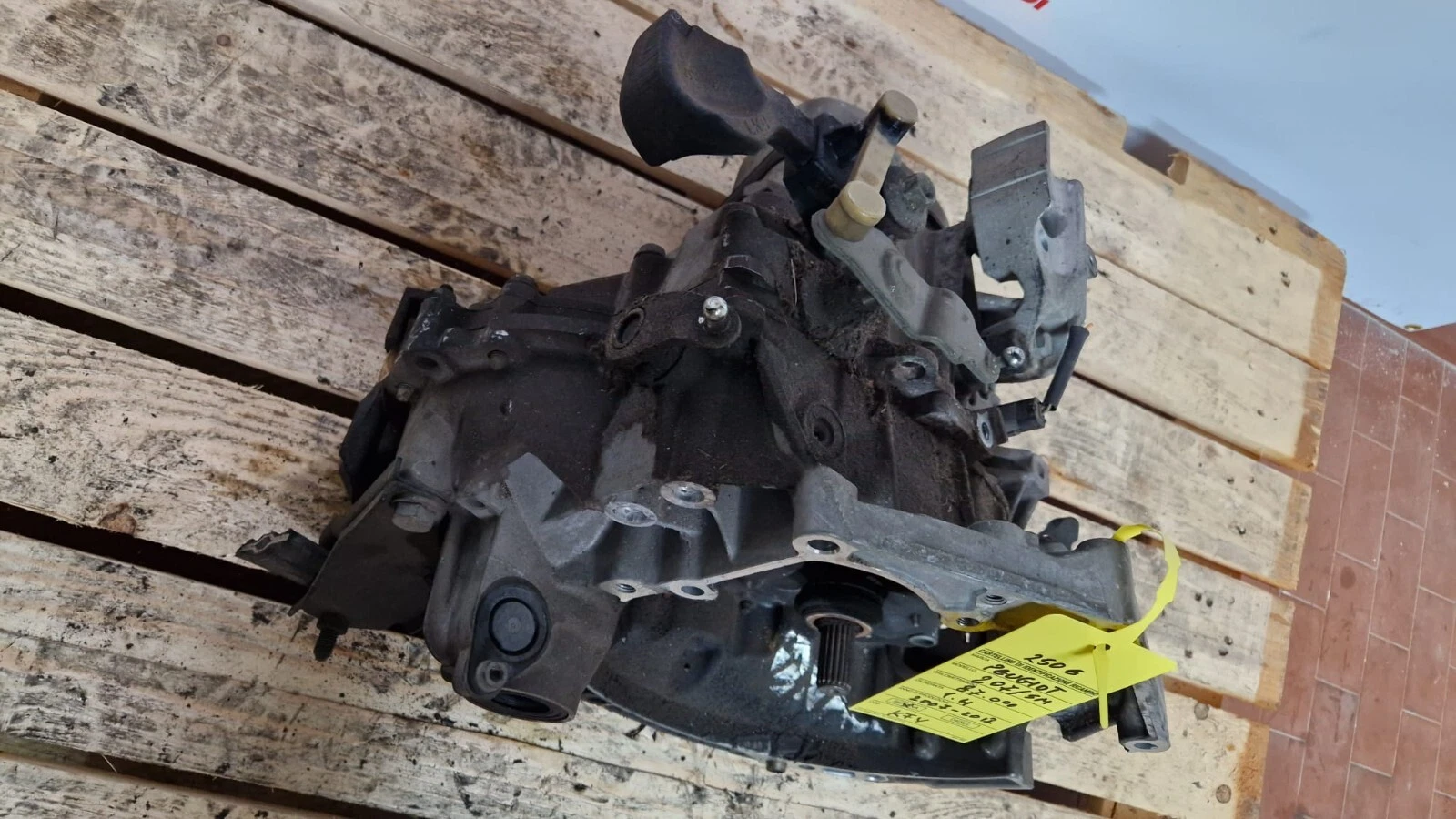 Cambio Peugeot 207 1.4 benzina 5 marce km 87.000 codice motore KFV 2007-2012 - immagine 4