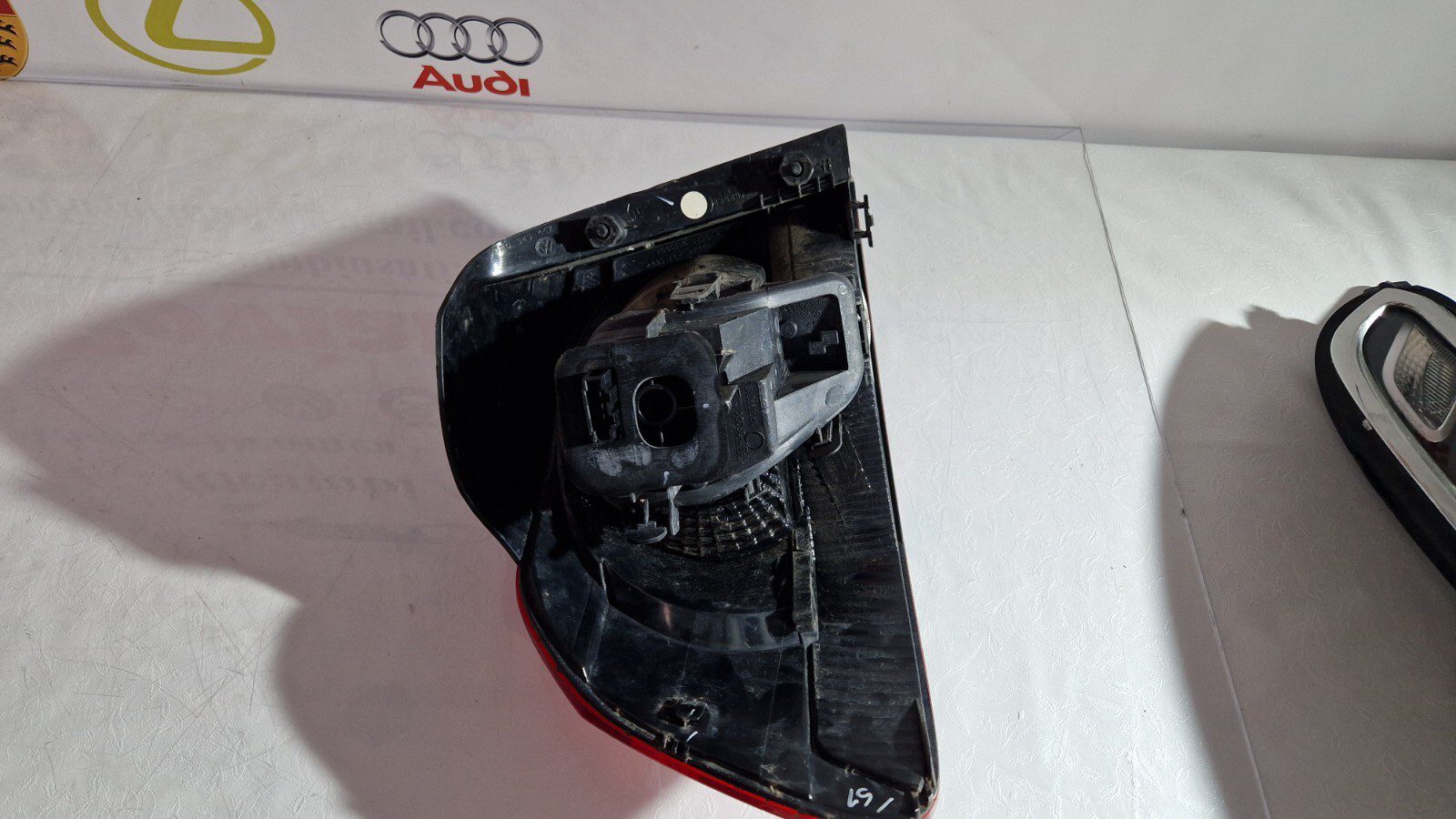 LAMPADA POSTERIORE DX VOLKSWAGEN CODICE 5K0945096E - immagine 4