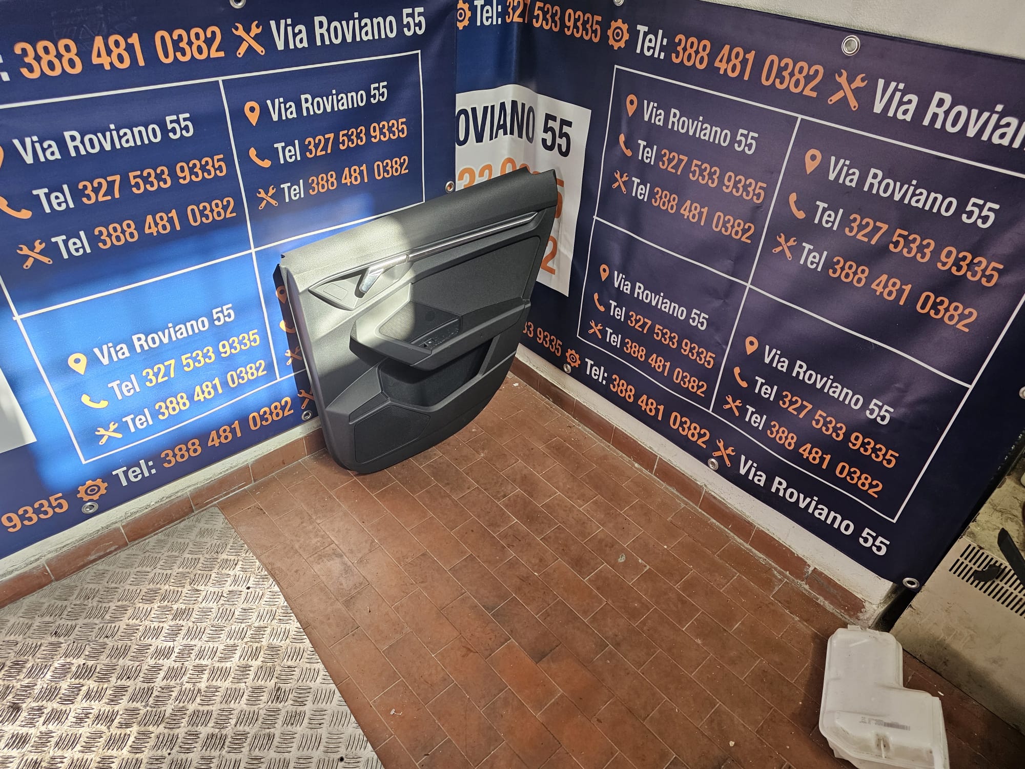RIVESTIMENTO DELL PANNELLO DELLA PORTA POSTERIORE DX A3 8Y - immagine 4