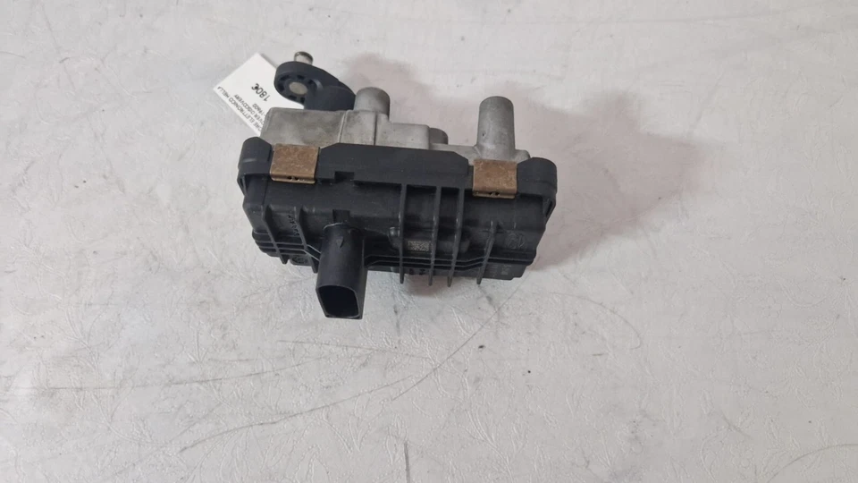 ATTUATORE ELETTRICO HELLA RANGE ROVER DISCOVERY COD 49335-19600