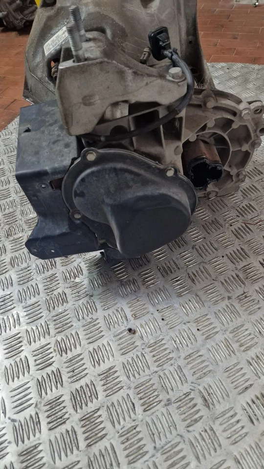 CAMBIO FORD FIESTA 1.0 BENZINA KM 131.000 2013-2017 COD P4JA - immagine 4