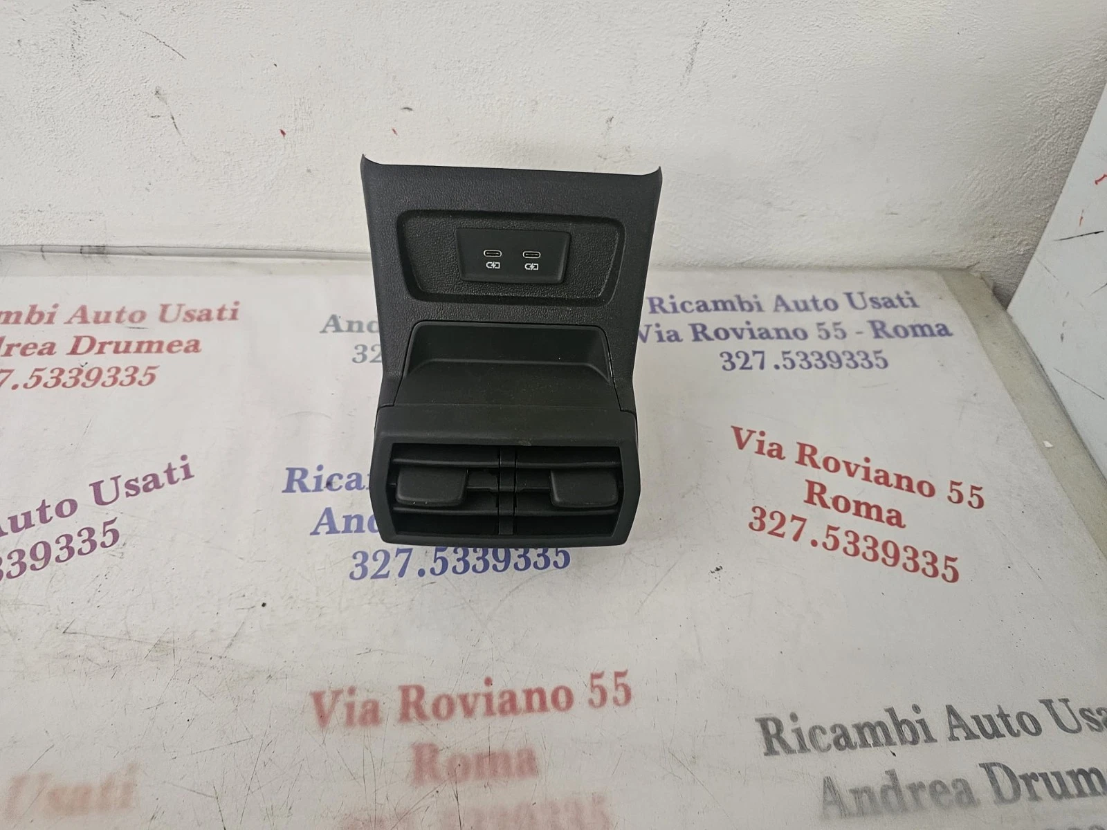 BOCCHETTE ARIA POSTERIORE PER AUDI A3 Sportback (8YA) 8Y0857042