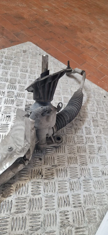 SCATOLA DELLO STERZO FORD FOCUS /C MAX/ KUGA 1.5/1.6 D COD 172352702Y20335 - immagine 3