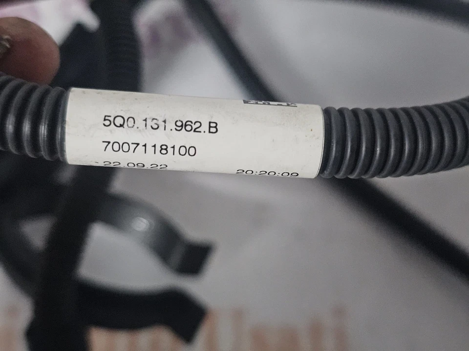 Tubo di rifornimento serbatoio AdBlue Audi A3 8Y CODICI 5Q0.131.962.B 7007118100 - immagine 2