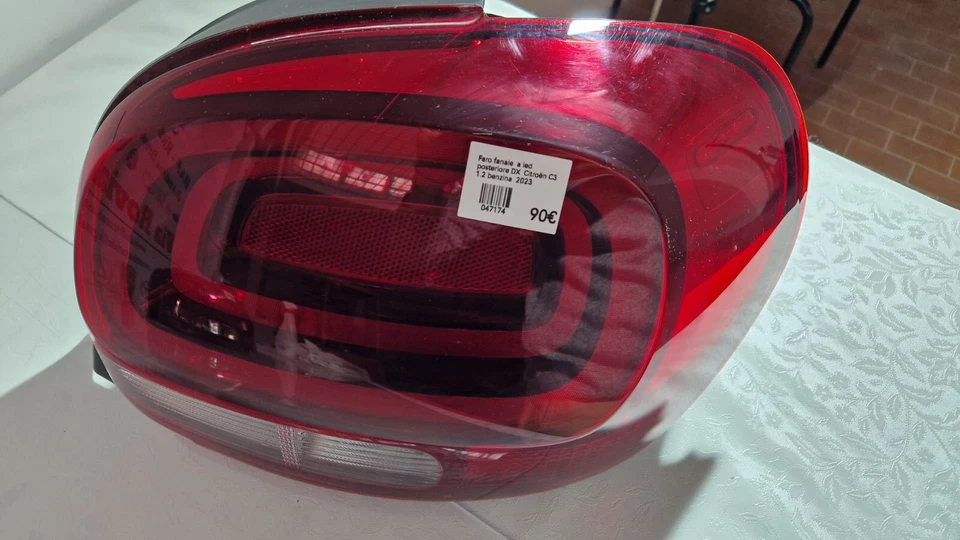 FARO FANALE A LED POSTERIORE DX CITROéN C3 1.2 BENZINA 2023 CODICE 047174 VALEO