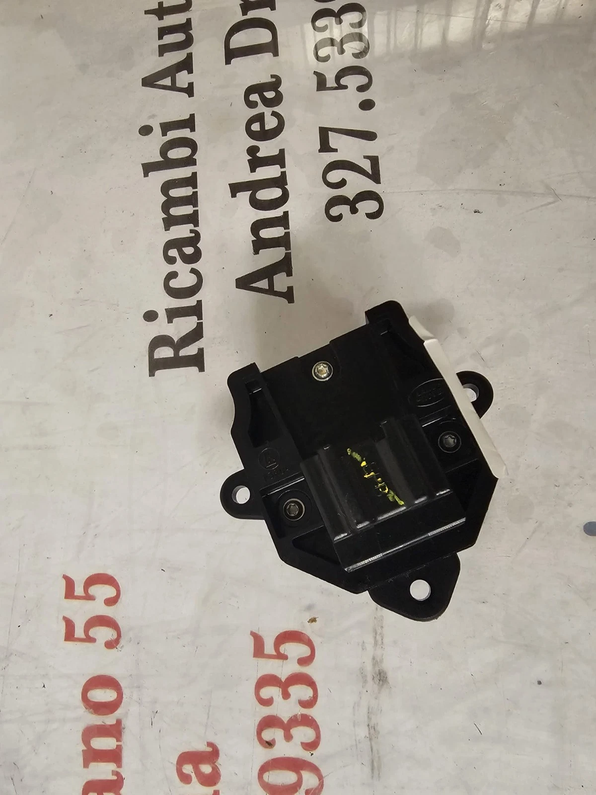 Pulsante Freno a Mano Elettrico Range Rover Evoque /Discovery Sport GJ32-2B623AA - immagine 3