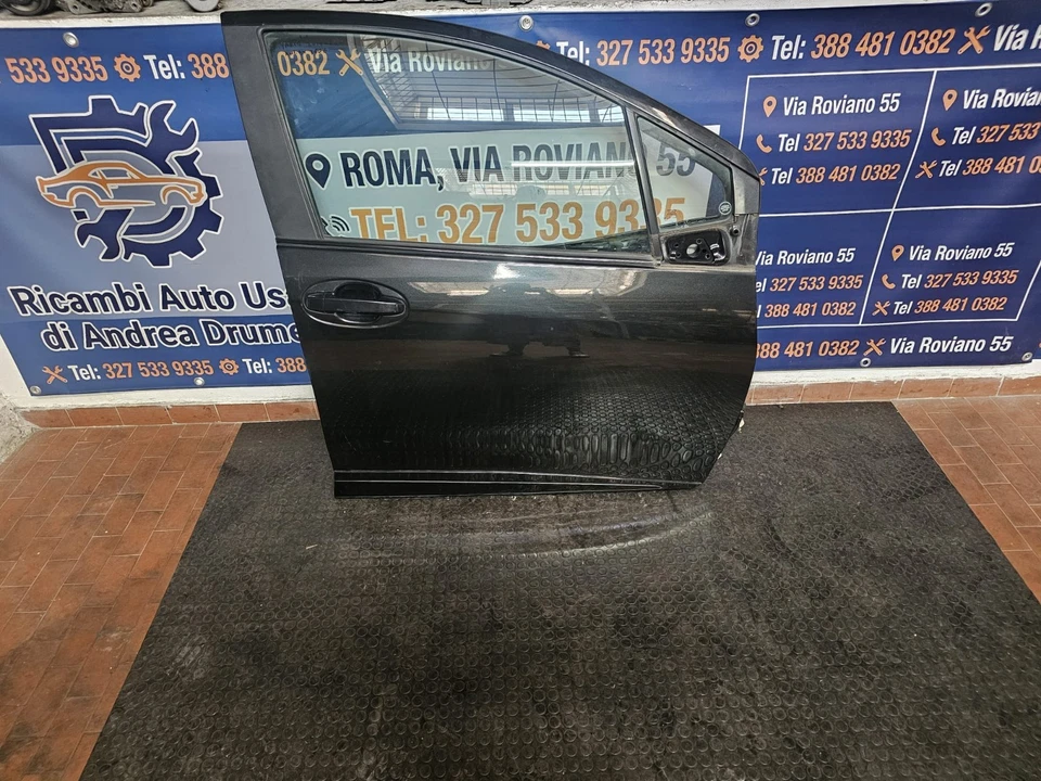 Porta Anteriore Destra Dx Toyota Yaris Anno 2015-2019 Nera Usata Originale