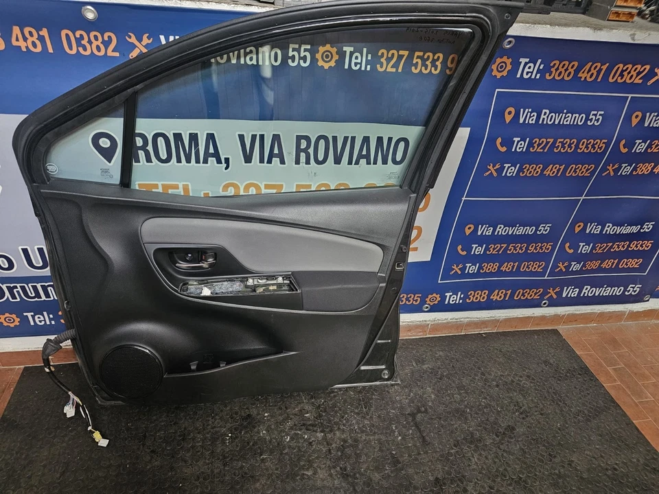 Porta Anteriore Destra Dx Toyota Yaris Anno 2015-2019 Nera Usata Originale - immagine 3