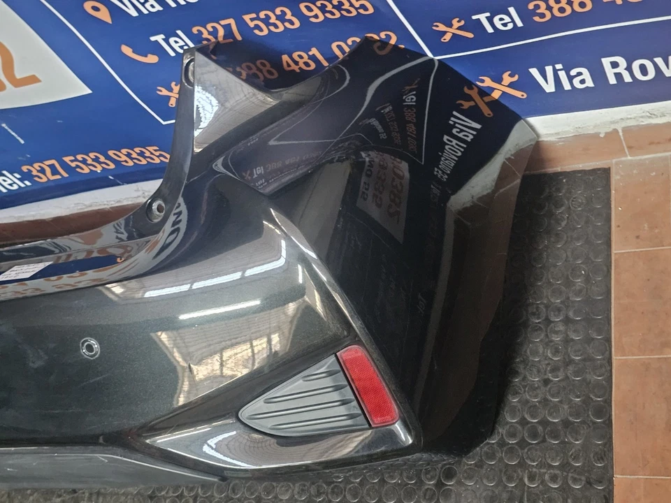 Paraurti Posteriore Toyota Yaris 2015-2019 Con Sensori Nero Usato Originale - immagine 7