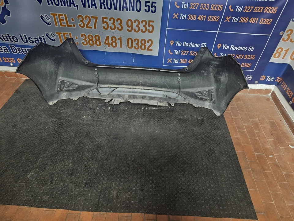 Paraurti Posteriore Toyota Yaris 2015-2019 Con Sensori Nero Usato Originale - immagine 2